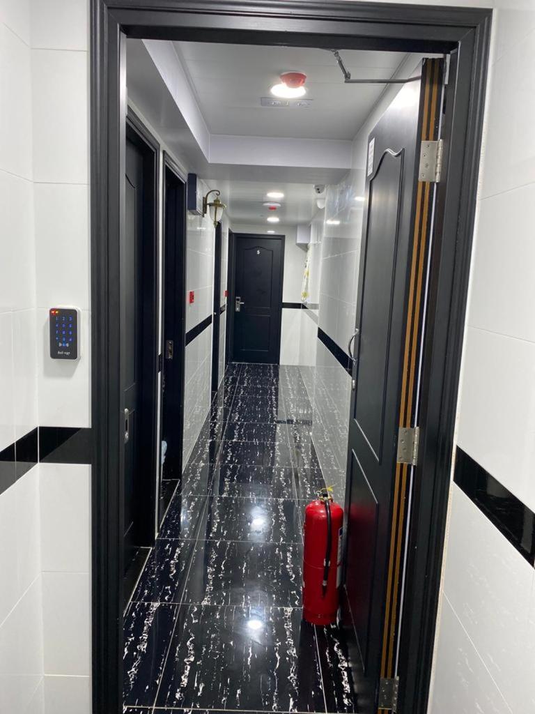 Day And Night Hostel Block D 10Th Floor Hong Kong Exterior photo