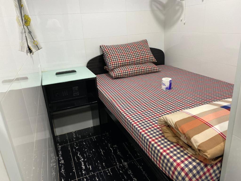 Day And Night Hostel Block D 10Th Floor Hong Kong Exterior photo