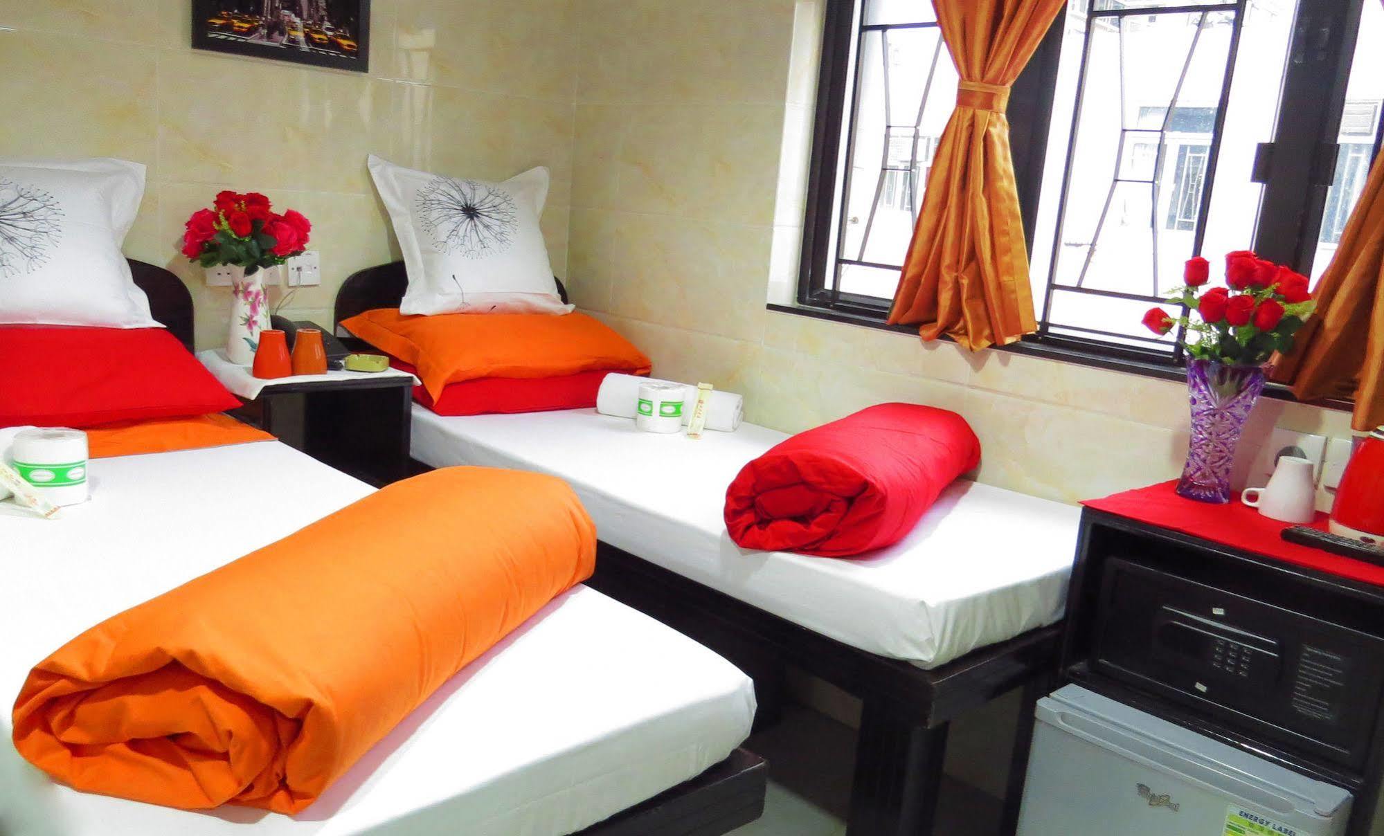Day And Night Hostel Block D 10Th Floor Hong Kong Exterior photo