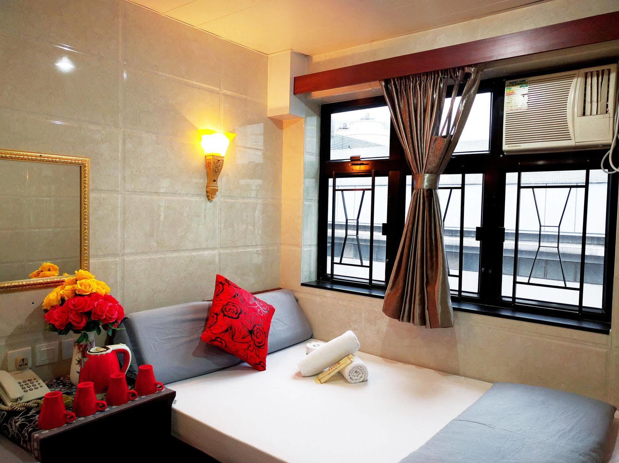 Day And Night Hostel Block D 10Th Floor Hong Kong Exterior photo